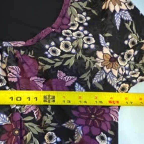Sag Harbor MSRP $85 Black Floral Blouse Short Sleeve Top Purple Yellow Small - Picture 7 of 9